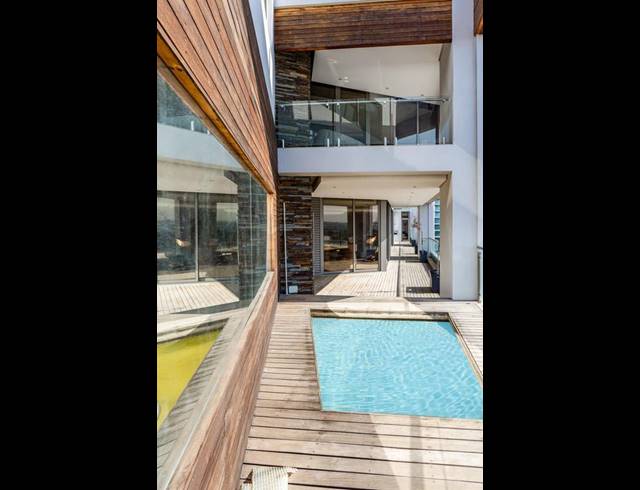 4 BEDROOM APARTMENT FOR SALE IN SANDTON CENTRAL